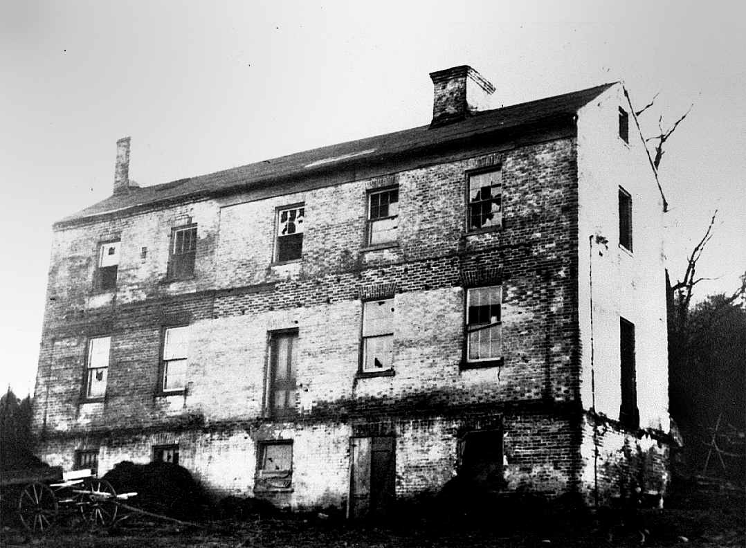 Morven, taken in the 1930s. It was razed when Fairlington was constructed.